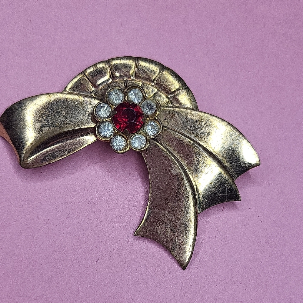 Vintage Gold and Red Brooch